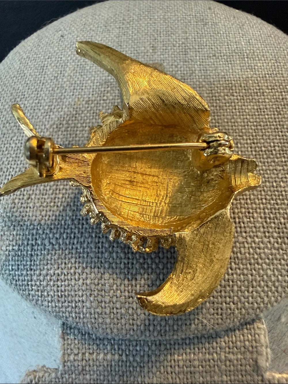 N/A elegant gold